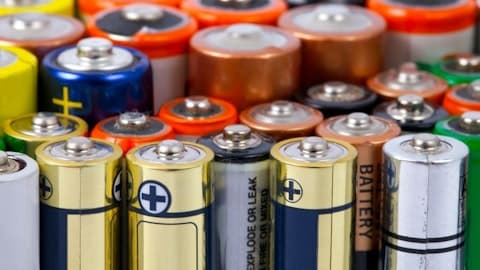 Energia na wyciągnięcie ręki: baterie alkaliczne i akumulatorowe