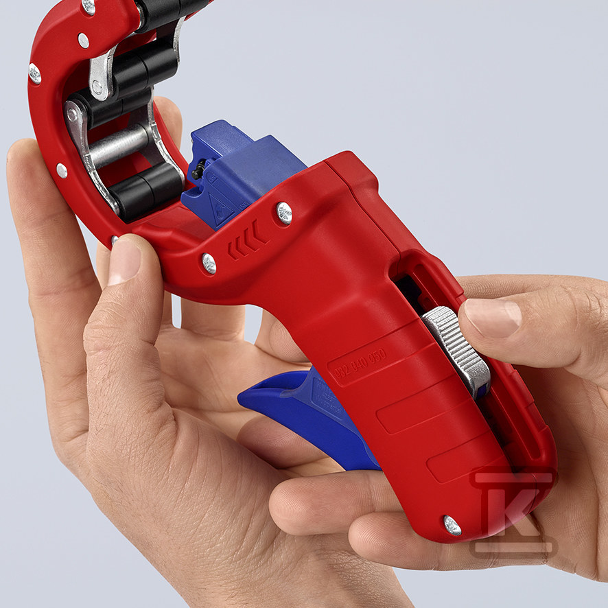 KNIPEX plastic drain pipe cutter - 90 23 01 BK