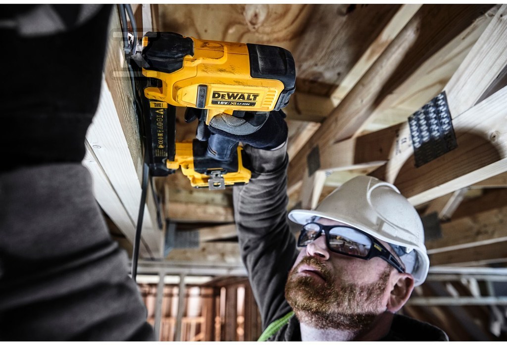 Zszywacz dla elektryków DeWalt 18V XR z - DCN701D2-QW