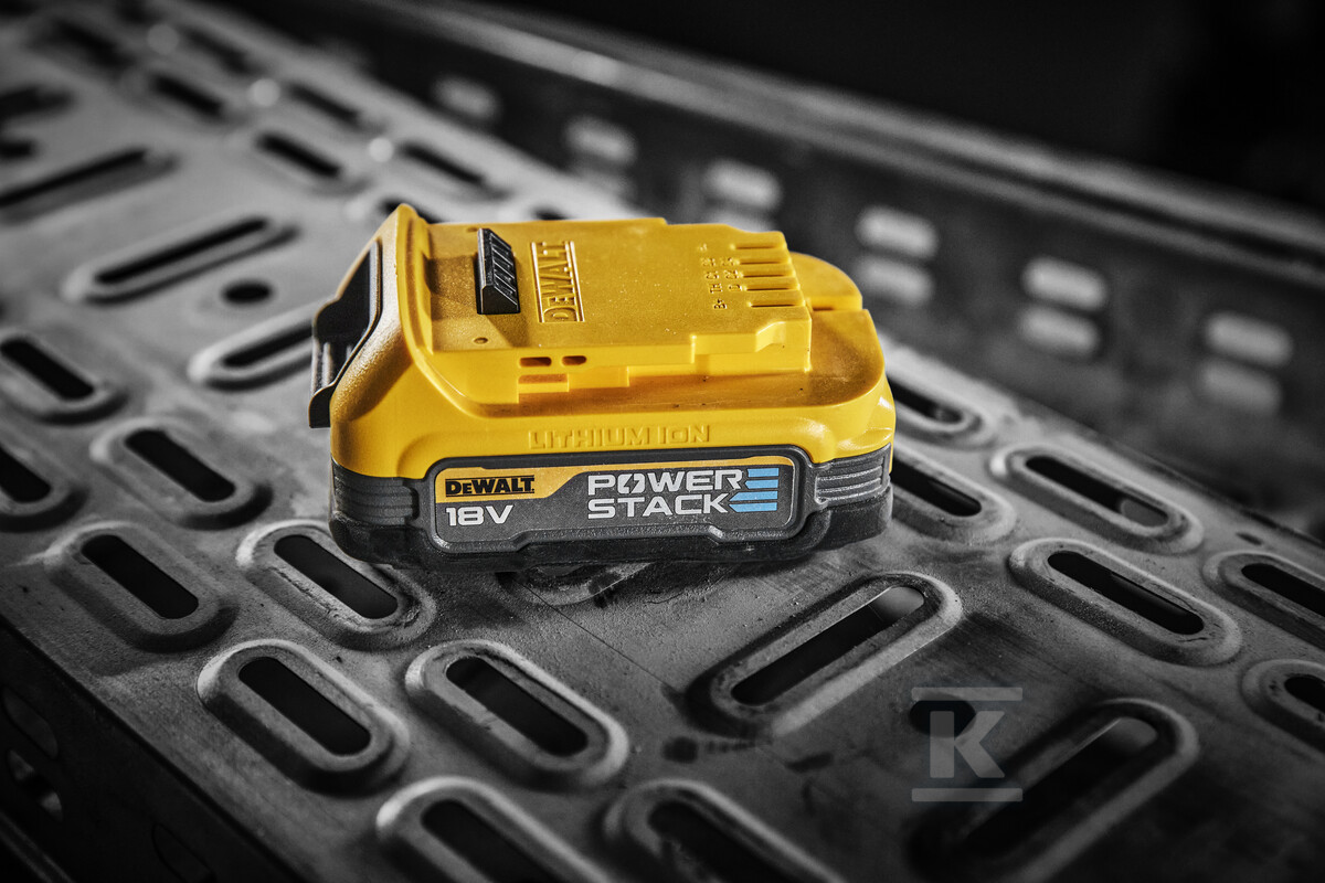 Акумулятор POWERSTACK 18V XR DCBP034-XJ - DCBP034-XJ