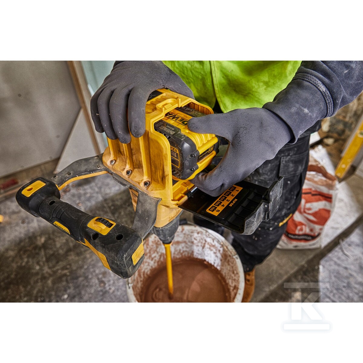 Акумулятор DEWALT XR FLEXVOLT 12Ah - DCB548-XJ
