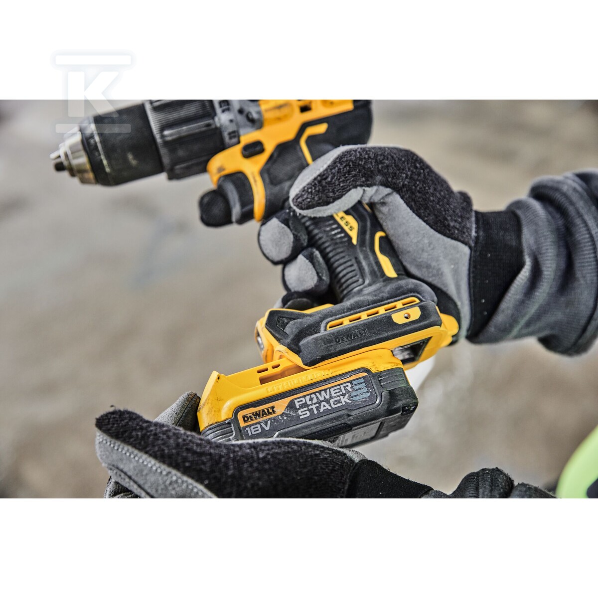Дриль-шуруповерт ударний DEWALT XR 18V - DCD805NT-XJ