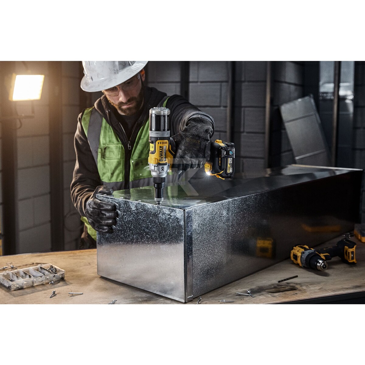 Акумуляторний заклепувальник DEWALT XR - DCF414NT-XJ