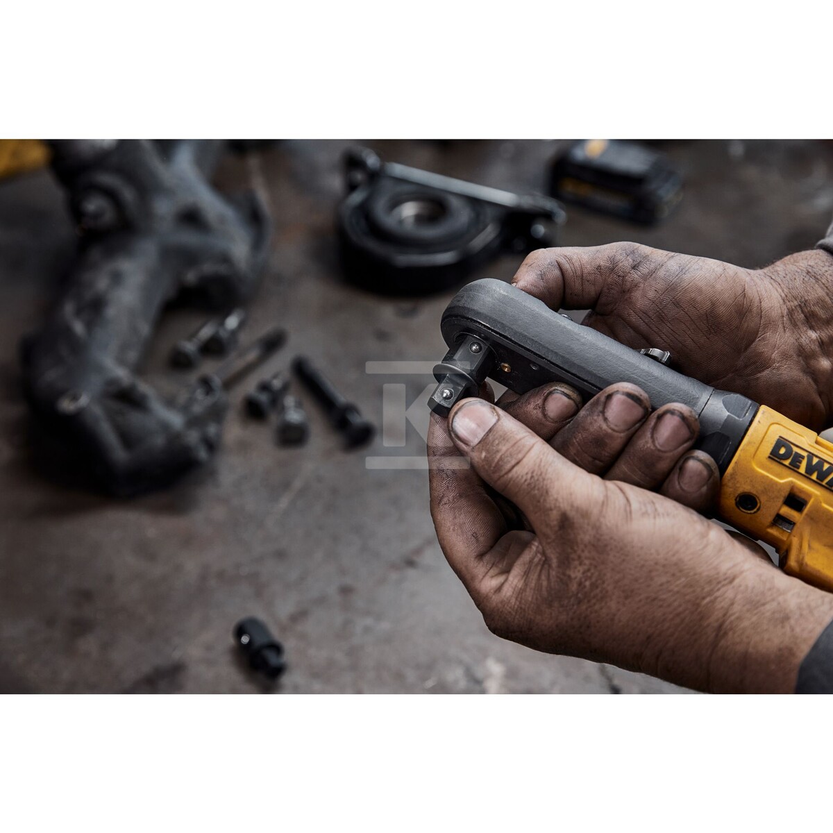 Тріскачка акумуляторна DEWALT XR 18V - DCF510N-XJ