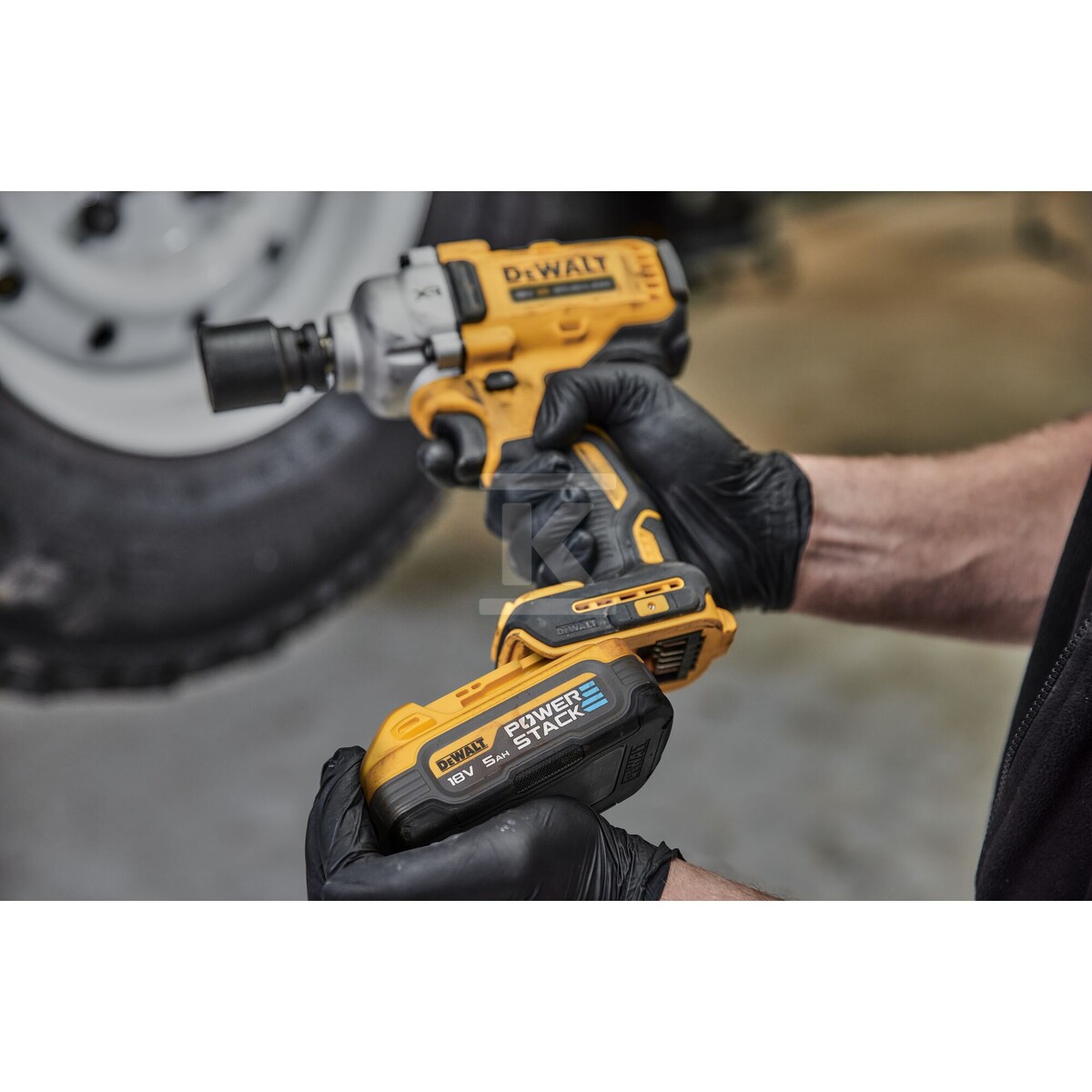 Klucz Udarowy DEWALT XR 18V - DCF891H2T-QW