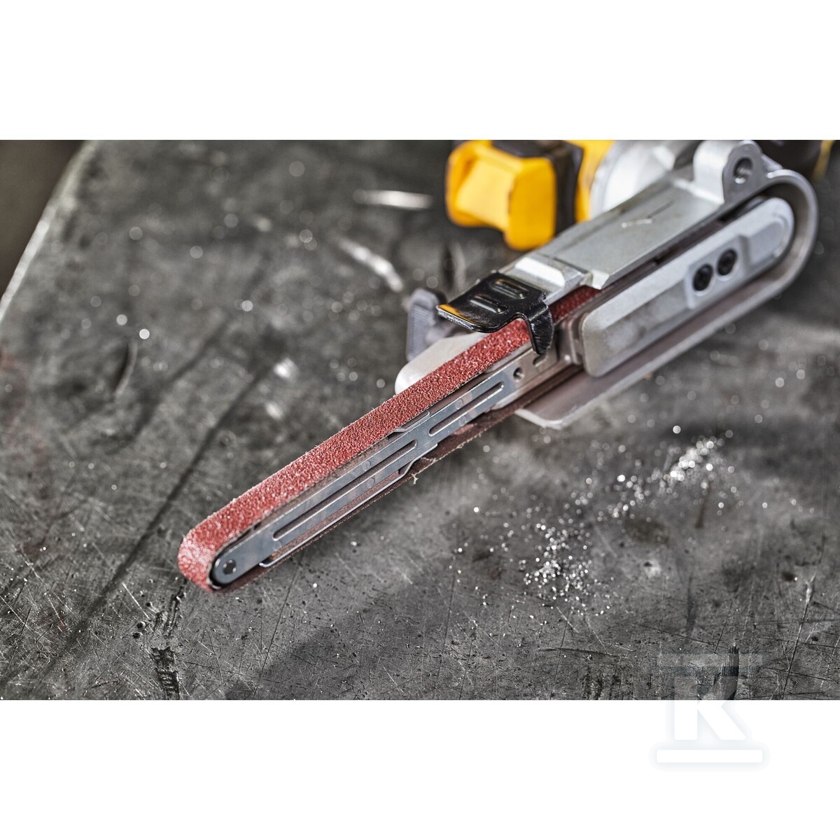 Стрічковий пилкоріз TSTAK 18V XR - DCM200NT-XJ