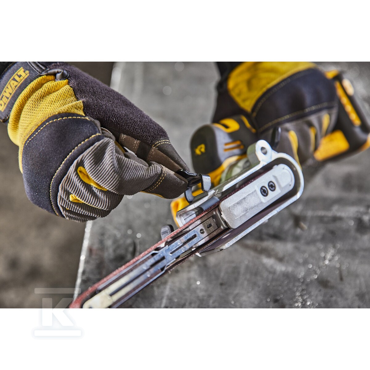 Стрічковий пилкоріз TSTAK 18V XR - DCM200NT-XJ