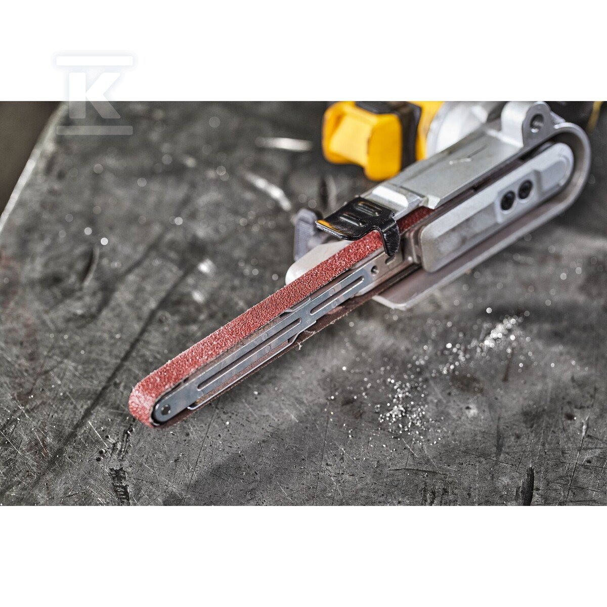 Стрічковий пилкоріз 18V XR DCM200N-XJ - DCM200N-XJ