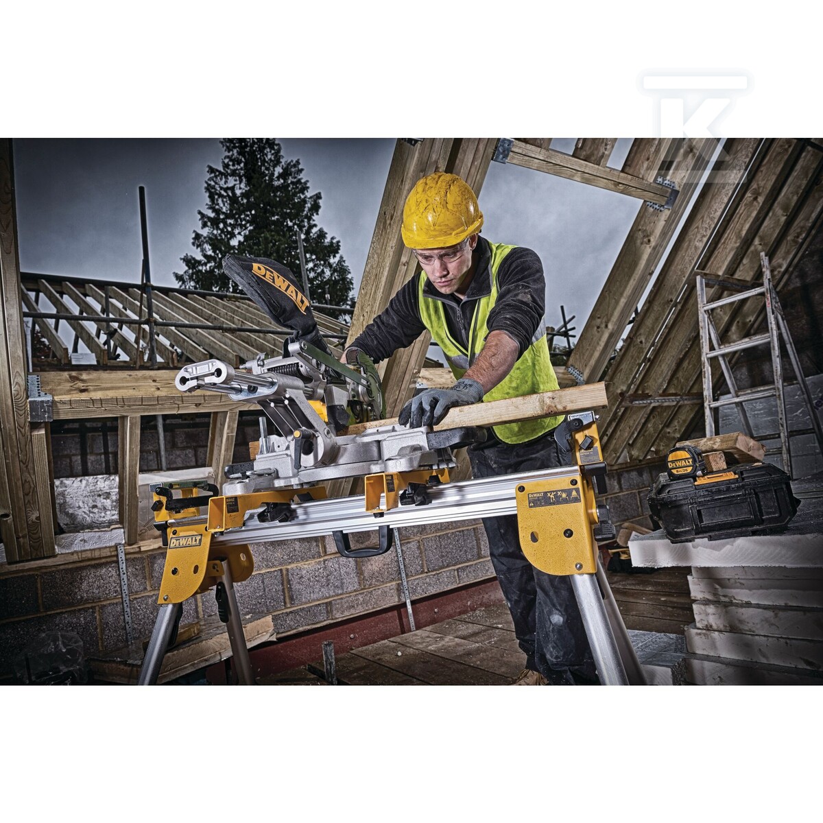 Торцювальна пила 184мм DEWALT 18V XR - DCS365N-XJ