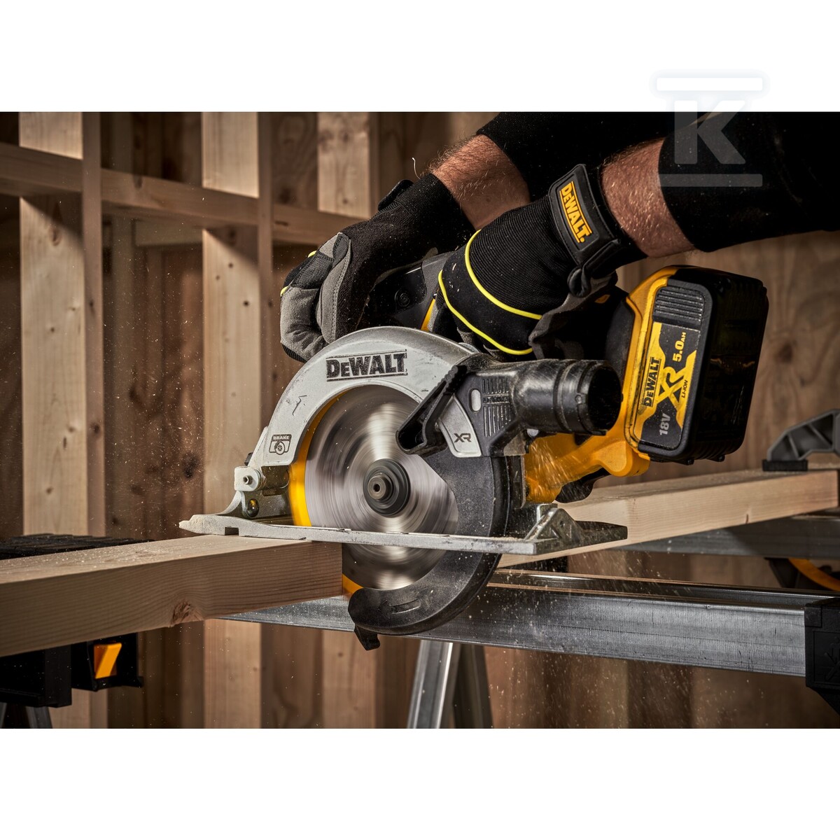 Pilarka tarczowa 165mm DEWALT 18V XR z - DCS565P2-QW