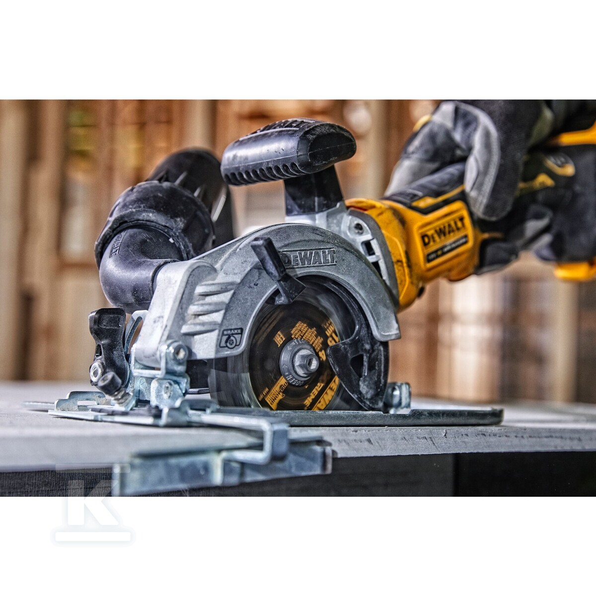 Компактна дискова пила 115мм DEWALT 18V - DCS571NT-XJ