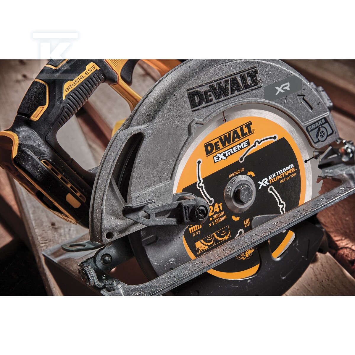 Дискова пила FLEXVOLT ADVANTAGE DEWALT - DCS573NT-XJ