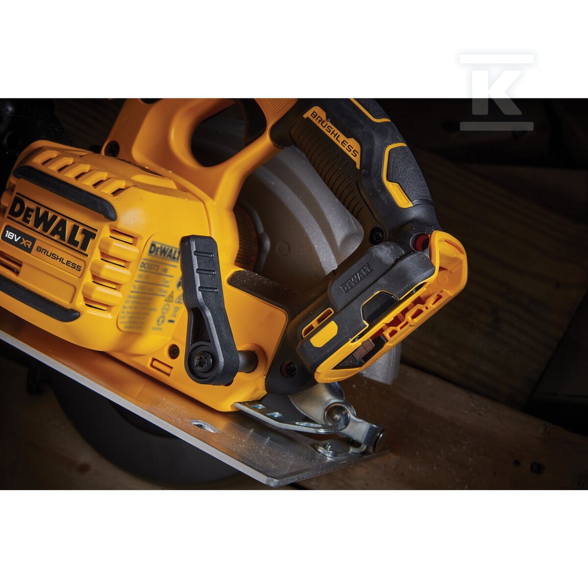 Дискова пила FLEXVOLT ADVANTAGE DEWALT - DCS573NT-XJ