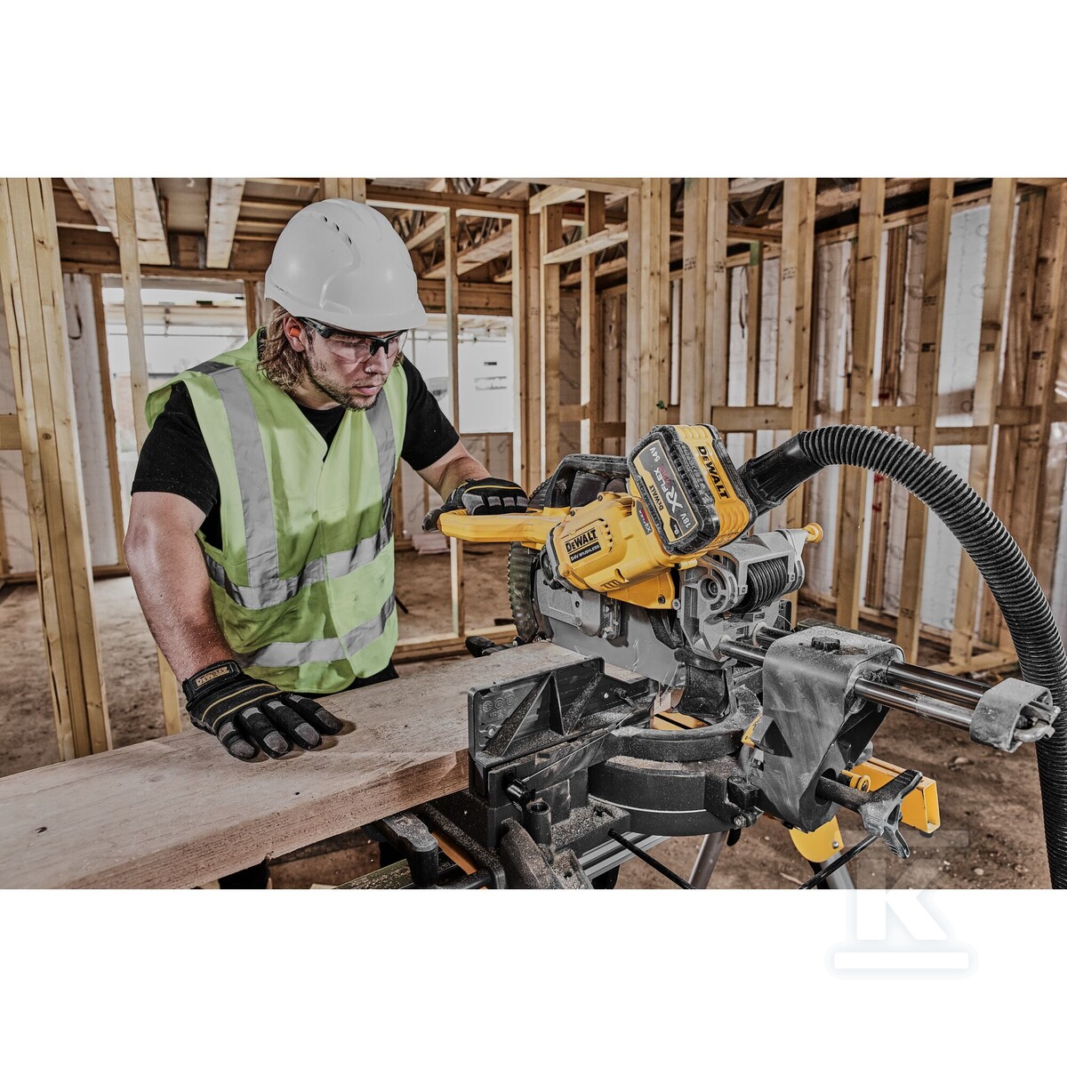 Торцювальна пила DEWALT XR FLEXVOLT 54V - DCS781N-XJ