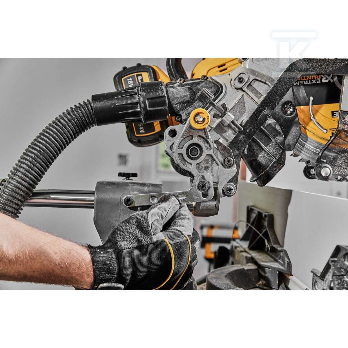Торцювальна пила DEWALT XR FLEXVOLT 54V - DCS781N-XJ