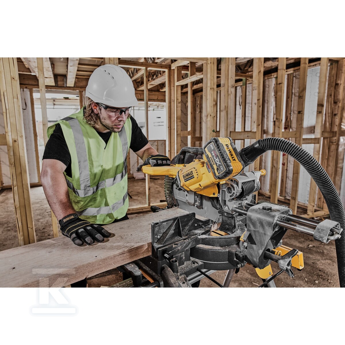 Торцювальна пила DEWALT XR FLEXVOLT 54V - DCS781X2-QW
