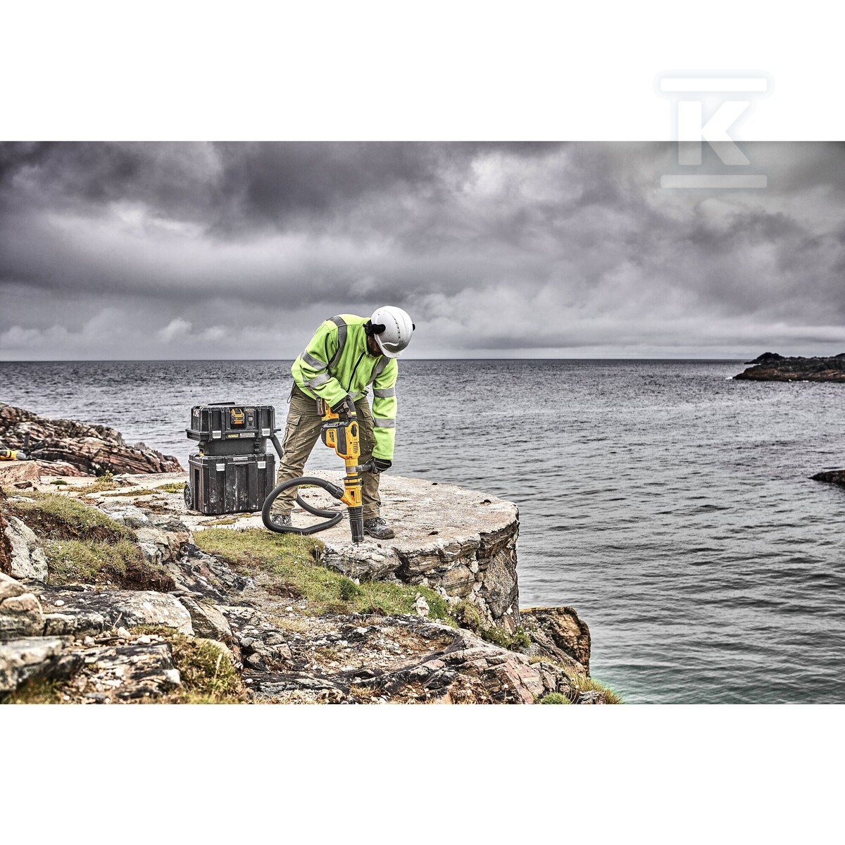 Акумуляторний пилосос XR FLEXVOLT 54V - DCV586MT2-QW