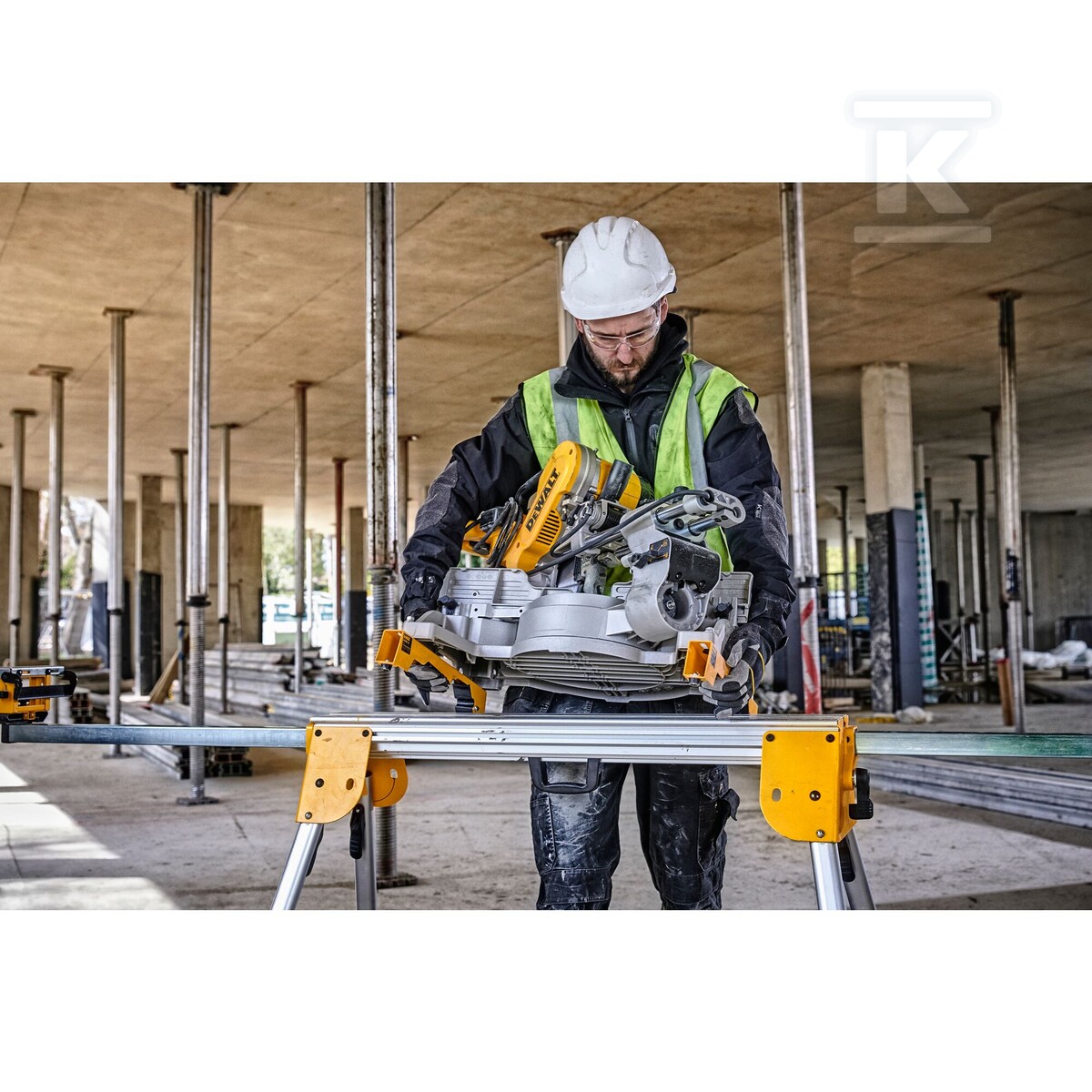 Компактне робоче місце для торцювальних - DE7033-XJ