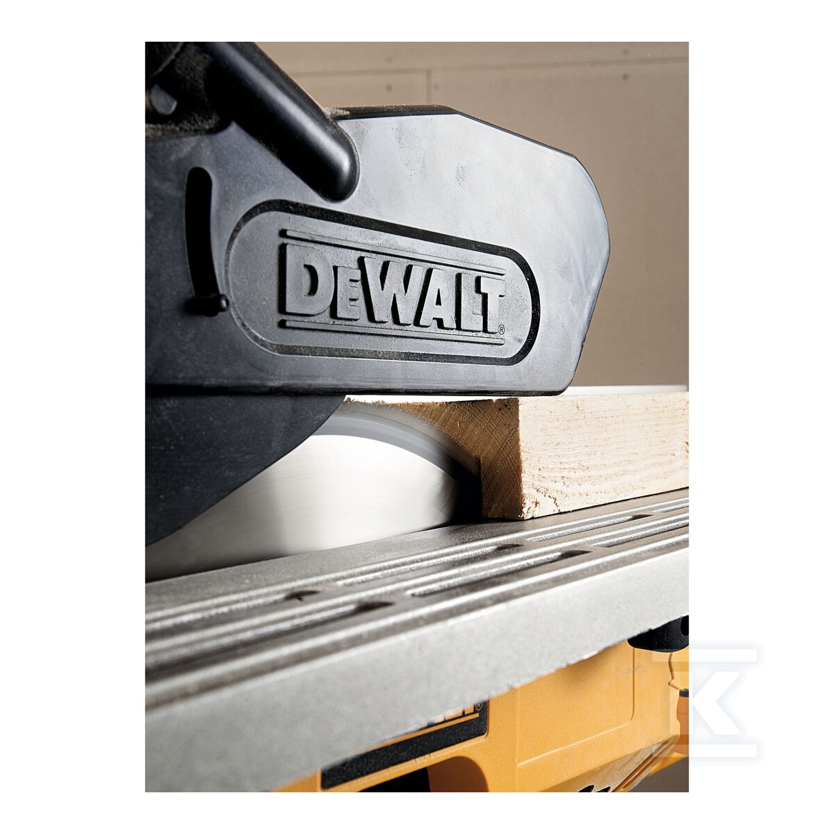 Торцювальна пила стільничного типу 305 - D27113-QS