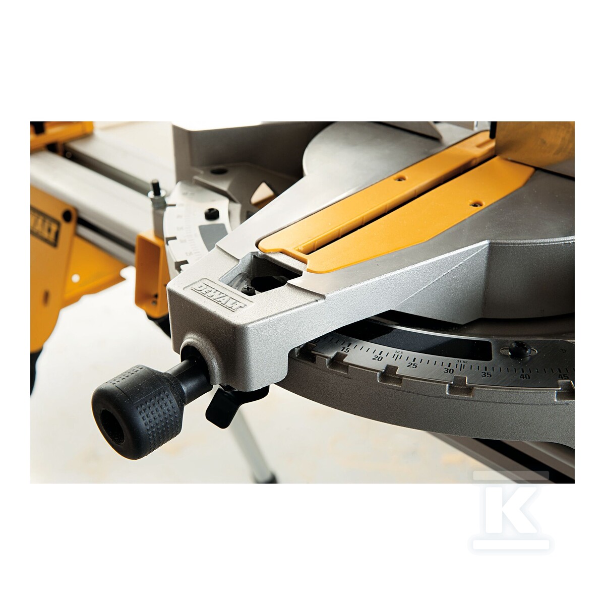 Торцювальна пила стільничного типу 305 - D27113-QS