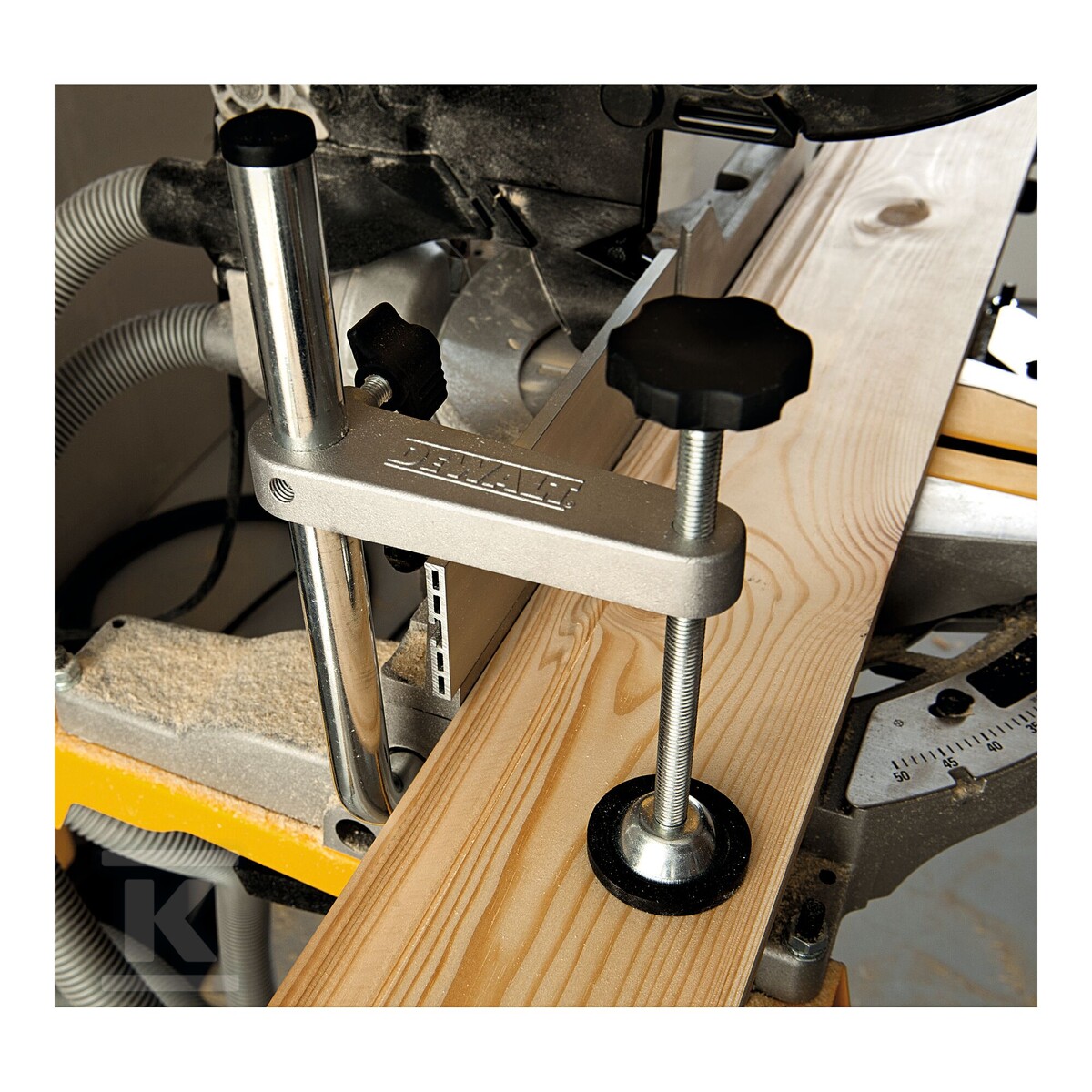 Торцювальна пила стільничного типу 305 - D27113-QS