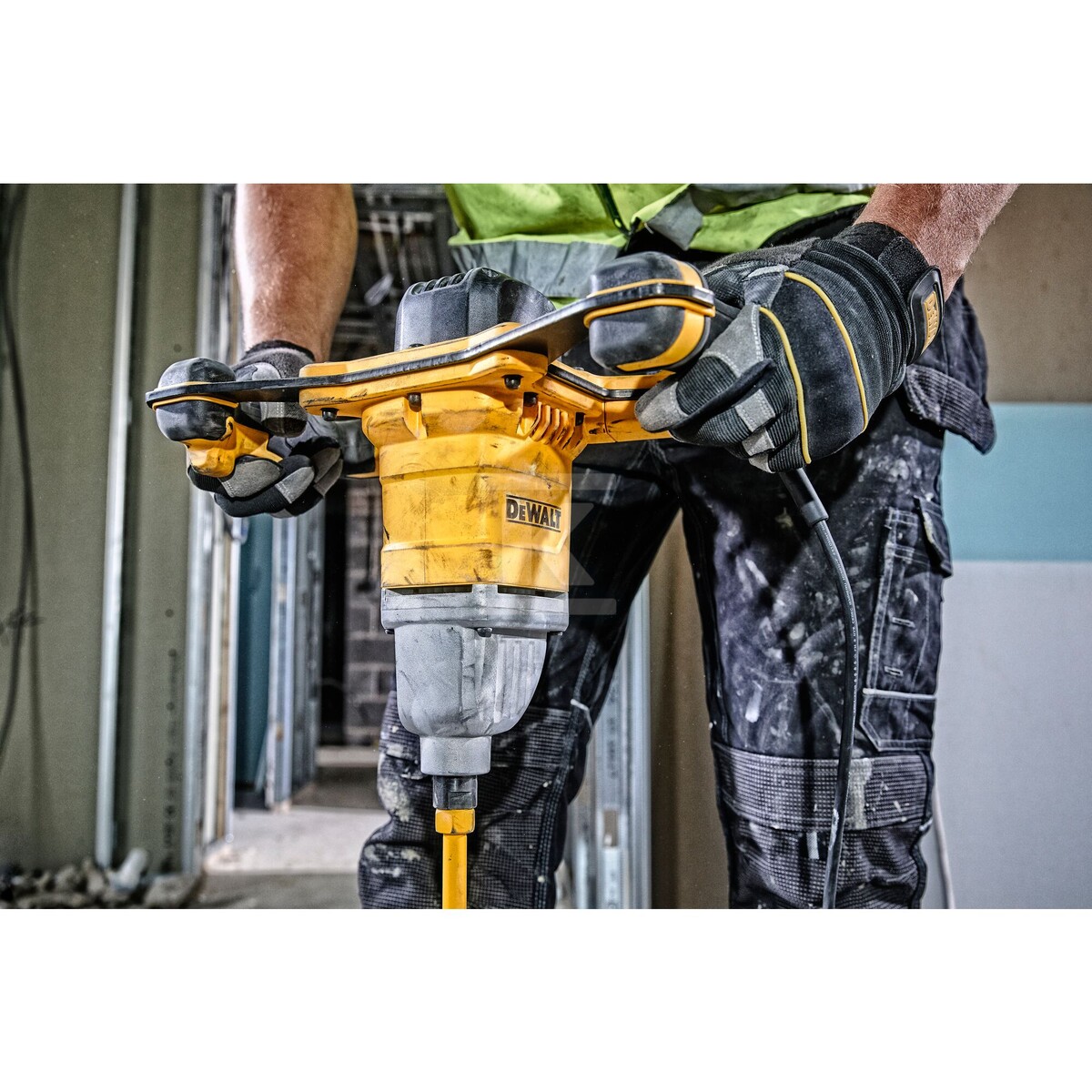 Мішалка з ручкою 1800W DWD241-QS - DWD241-QS