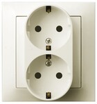 Подвійний роз’єм з заземленням Schuko у комплекті з рамкою — ECRU IMPRESJA