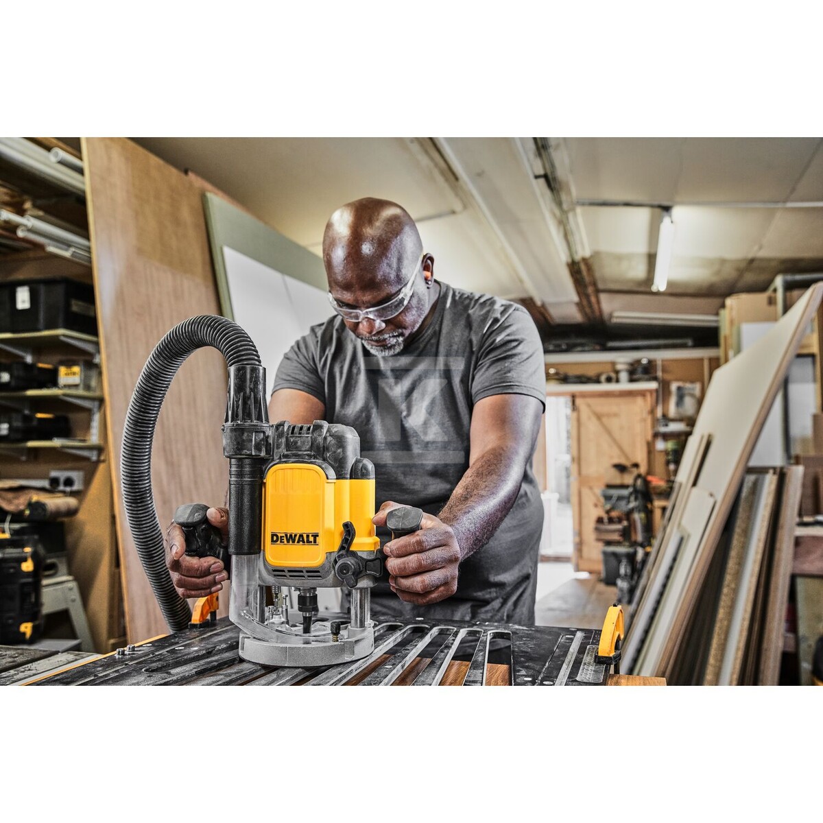 Фрезер DEWALT 2300W DWE625-QS - DWE625-QS