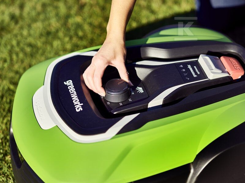 Robot koszący Greenworks Optimow 10 GSM - GR2505507