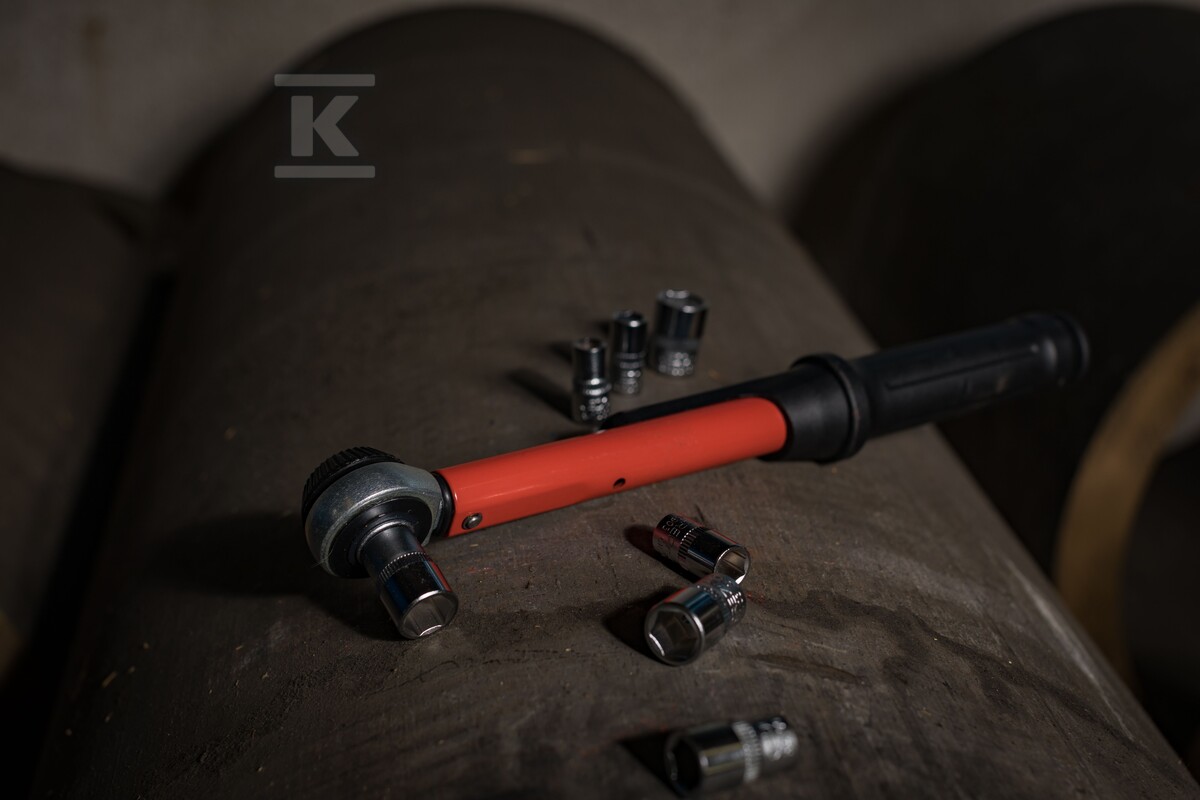 Динамометричний ключ 1/4 5-25Nm L.285mm - R48900025