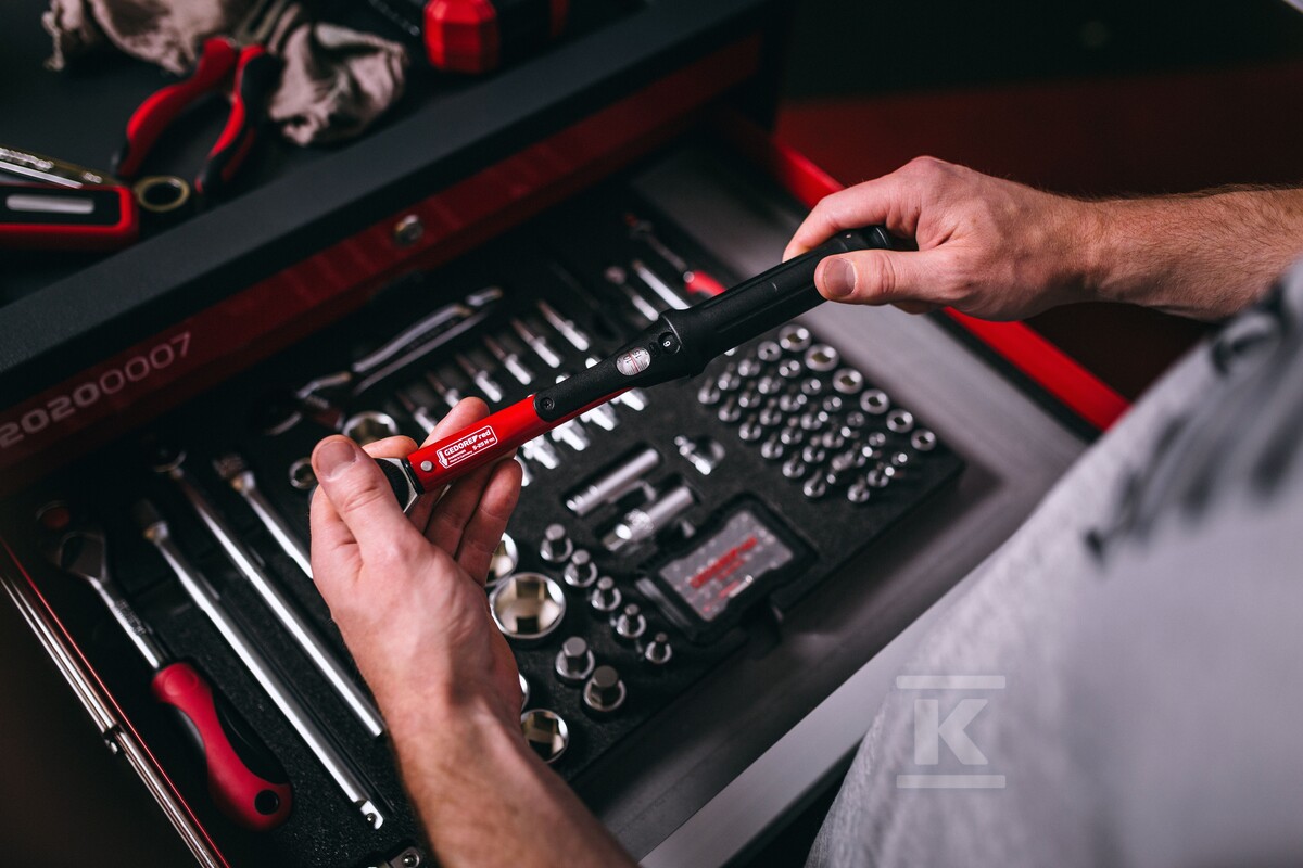 Динамометричний ключ 1/4 5-25Nm L.285mm - R48900025