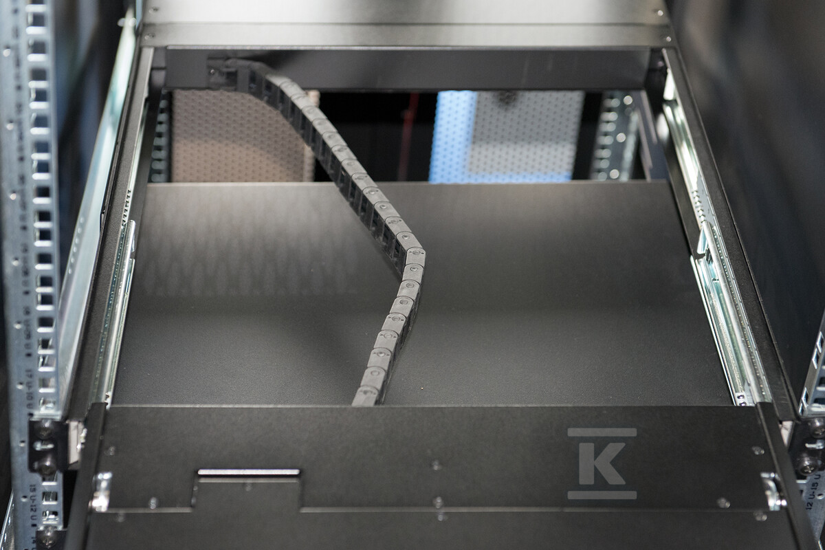 Konsola modularna KVM 19'' LCD TFT, 16 - DS-72211-3US