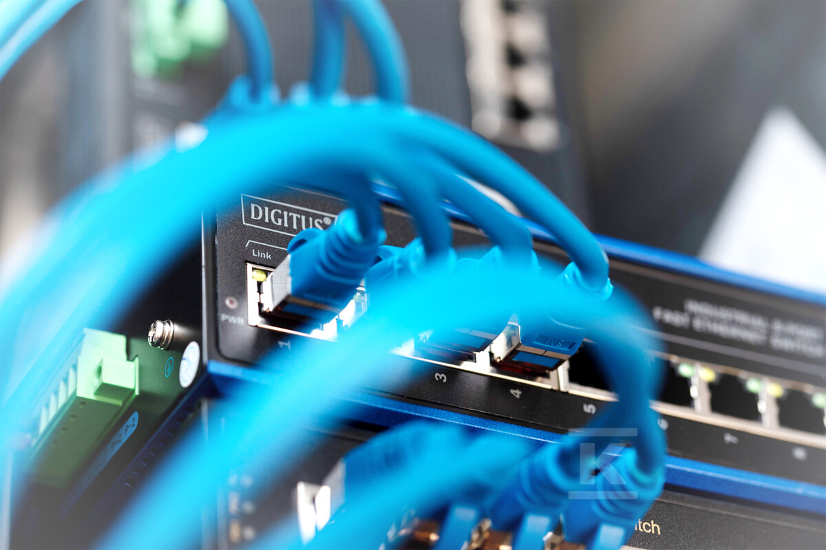 Przemysłowy switch 8x 100Base-TX DIN - DN-650106