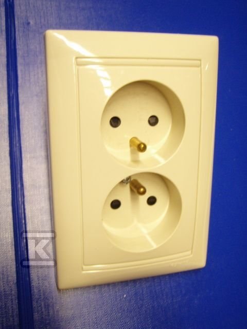 Розетка 2x2P+Z з ап. Крем Валена - 774178