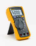 FLUKE-115 Multimetr do zastosowań w terenie 600.0V AC/DC -40st C/+400szt C, 50kHz