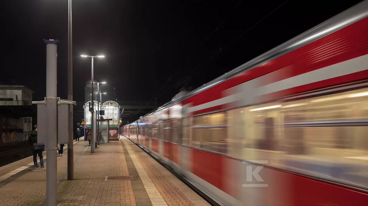 Світильник аварійний BRP102 LED58/740 - 910925869860