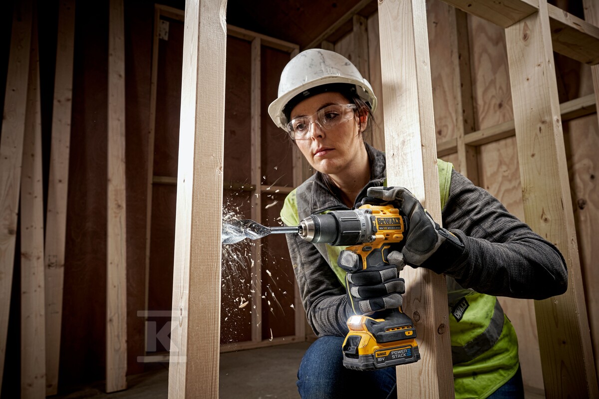 Акумуляторна дриль-шуруповерт з ударом - DCD805E2T-QW