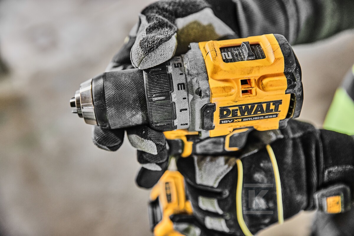 Дриль-шуруповерт DEWALT XR 18V - DCD800H2T-QW