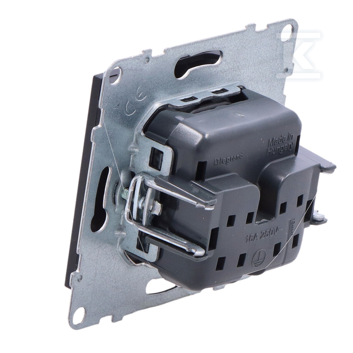 Розетка 2P+Z - - 16 A - 250 V ~ - - 721481