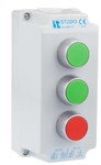 Cutie de control cu 3 orificii cu buton acoperit cu verde, acoperit cu verde (1NO), acoperit cu roșu (1NC), 1 presetupă metric M20