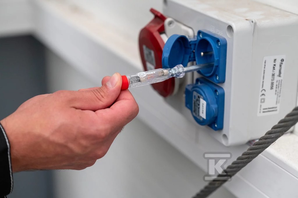 Zestaw wkrętaków 6 sztuk + tester - WNZ1
