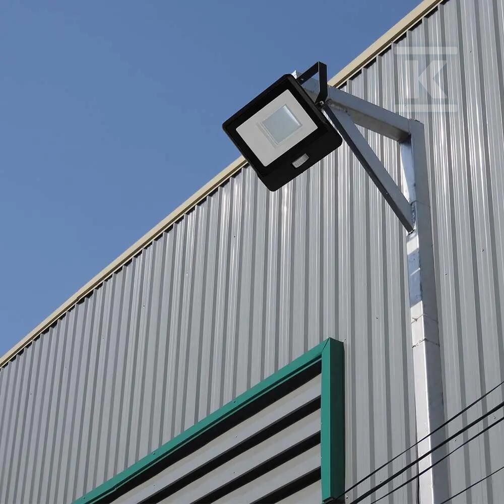 Naświetlacz LED WI-FI V-TAC 20W czujnik - 3010