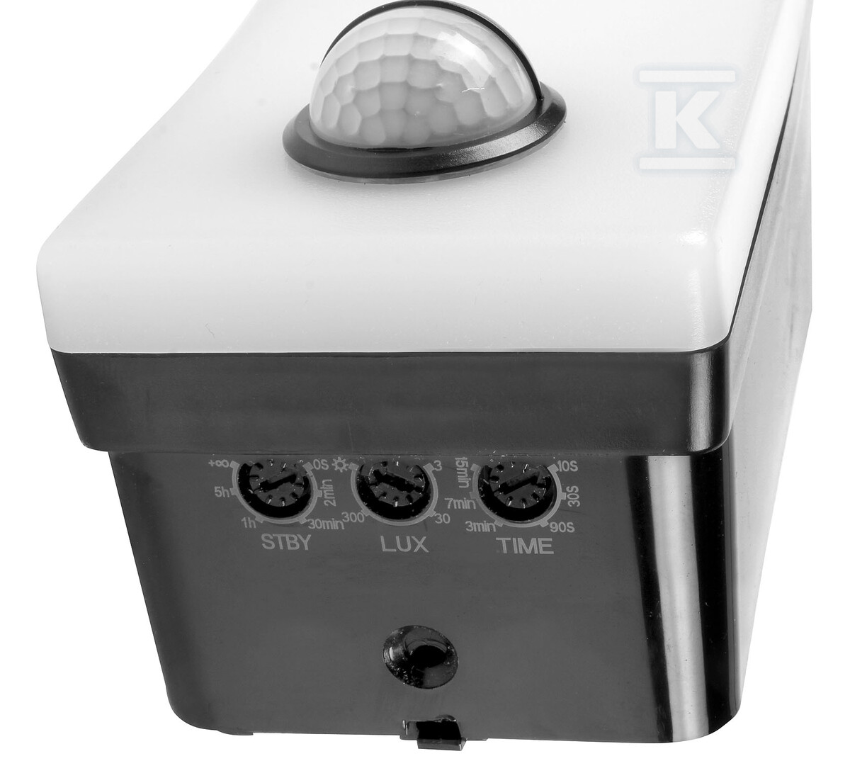 Lampa elewacyjna LED z czujnikiem ruchu - B71A923