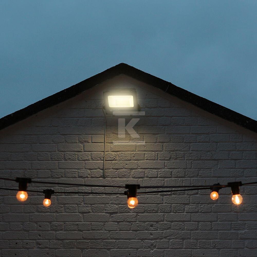 Naświetlacz LED V-TAC 30W czarny IP65 - 23462