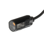 Czujnik fotoelektryczny, lufa gwintowana M18, plastikowy, czerwona dioda LED, tłumienie tła, 100 mm, NPN, światło-WŁ/Ćm.-WŁ, kabel 2 m, E3FA-LN11 2M