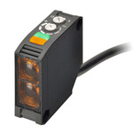 Czujnik fotoelektryczny, korpus kwadratowy, czerwona dioda LED, retrorefleksyjny, polaryzowany, 6 m, AC/DC, przekaźnik, kabel 5 m, E3JK-RR12 5M