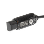 Czujnik fotoelektryczny, lufa gwintowana M18, typ promieniowy, plastikowy, czerwona dioda LED, rozproszony, 700 mm, NPN, światło-wł/ciemno-wł, kabel 2 m, E3RA-DN13 2M