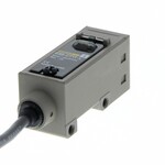 Czujnik fotoelektryczny,nadajnik przezświetleniowy,zasięg 30 m,odporny na olej,DC,3-przewodowy,PNP/NPN,kabel 5 m,E3S-CT11-L 5M