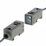 Czujnik fotoelektryczny,przezświetleniowy,30 m,dc,3-przewodowy,NPN/PNP,poziomy,kabel 2 m,E3S-CT11 2M