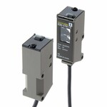 Czujnik fotoelektryczny,przezświetleniowy,30 m,DC,3-przewodowy,NPN/PNP,pionowy,kabel 5 m,E3S-CT61 5M